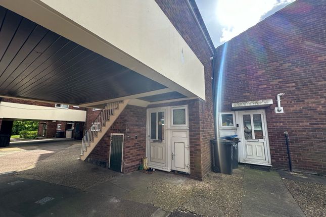 Thumbnail Property to rent in Long Banks, Harlow