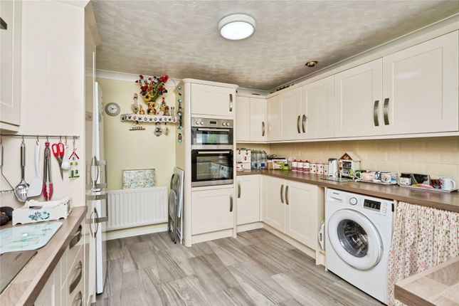 5, Cook Avenue, Isle of Wight photo 4
