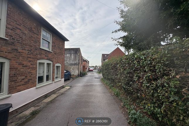 Flat   Old St, UptonUponSevern, Worcester photo 2
