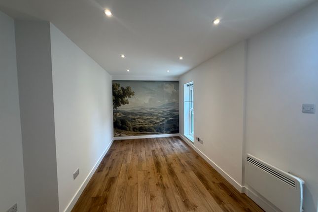 Tenant find - BN3101BPORT, Portland Rd, Brighton and Hove, Hove BN3 5DP, Hove photo 2