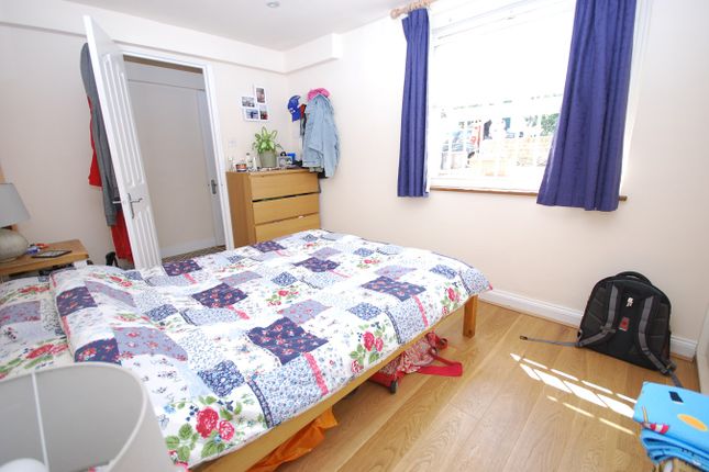 Thumbnail Flat to rent in Fentiman Road, Oval, Oval