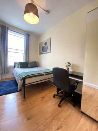 Shared accommodation to rent in Mile End Road, London