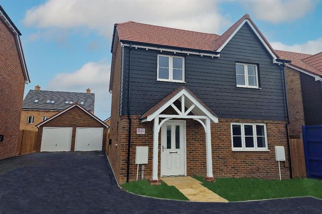 Thumbnail Detached house for sale in Scocles Road, Minster On Sea, Sheerness, Kent