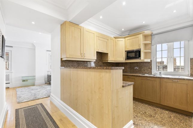 Flat 77, 88, Princes Court, Brompton Road, London photo 4