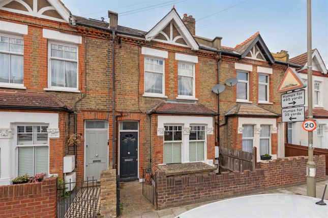 5 Lydden Grove Ext.Jpg