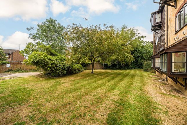 32, Kilberry Close, Isleworth photo 4