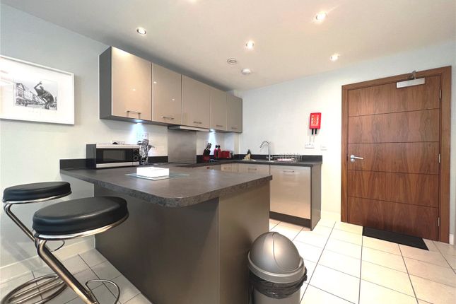 New Manor House, Bracknell photo 2