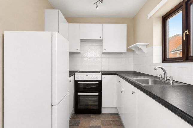 23 Montfitchet Walk, Stevenage, Hertfordshire photo 4