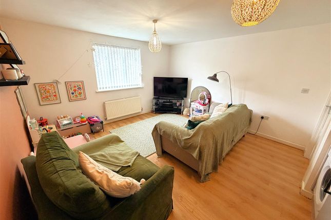 64, Pascal Close, Corby photo 4