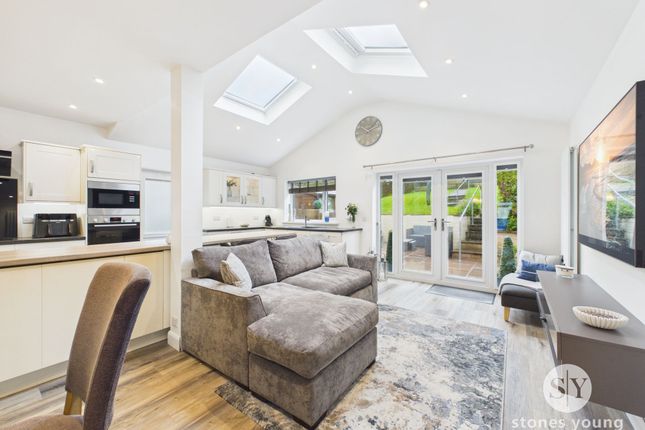 57 St. Marys Drive, Blackburn photo 3