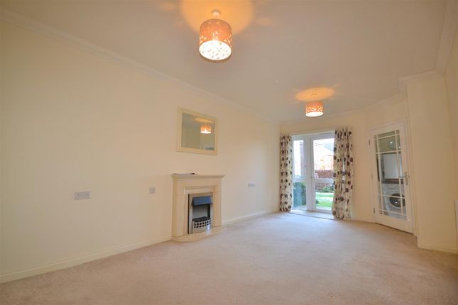 14 Barnes Lodge, Wessex Road, Dorchester photo 2