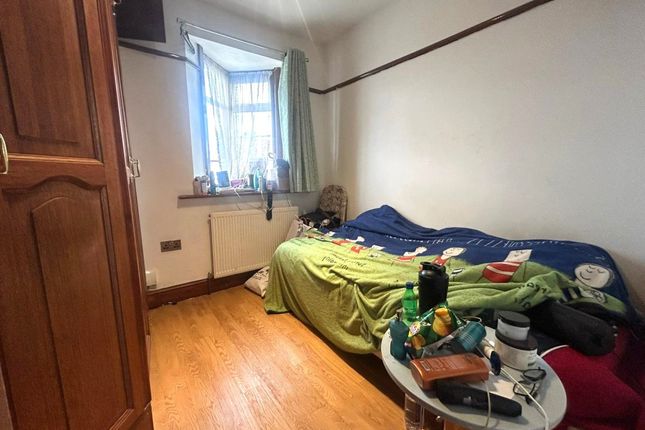 1-bed house on 137 Room 3, Elm Drive, Rayners Lane, £650/mo