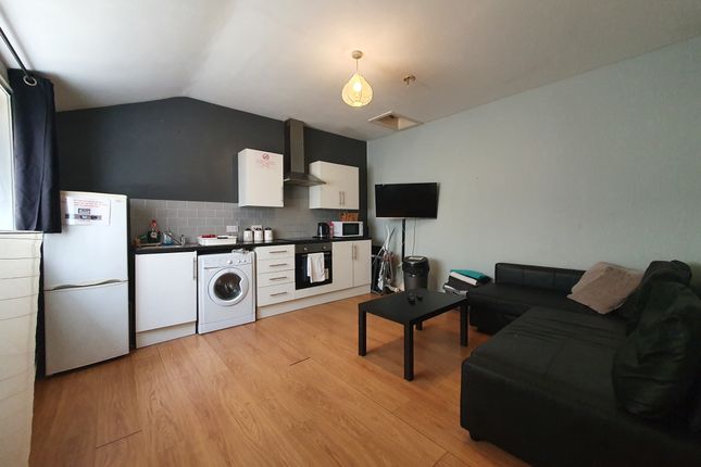 Duplex to rent in Newport Road, Adamsdown