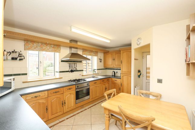 15 Upper Croft, Chesterfield photo 2