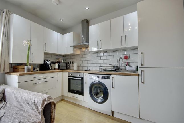 Flat for sale in Twyford Avenue, Portsmouth