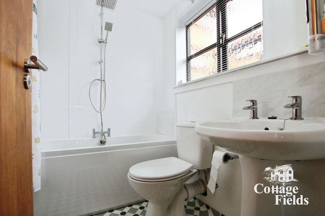 13 Somerset Gardens, London photo 4