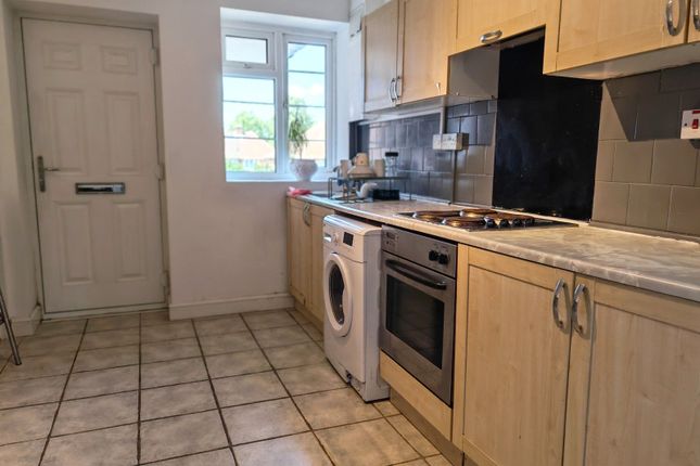 Flat 2, 319, Fox Hollies Road, West Midlands photo 4