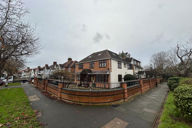 6 Bed Detached House To Rent Spring Grove Road, Isleworth Tw7