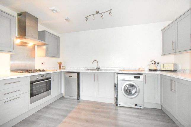 52, Runnymede Drive, Hook photo 2