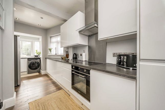 74, Tregenna Avenue, Harrow photo 4