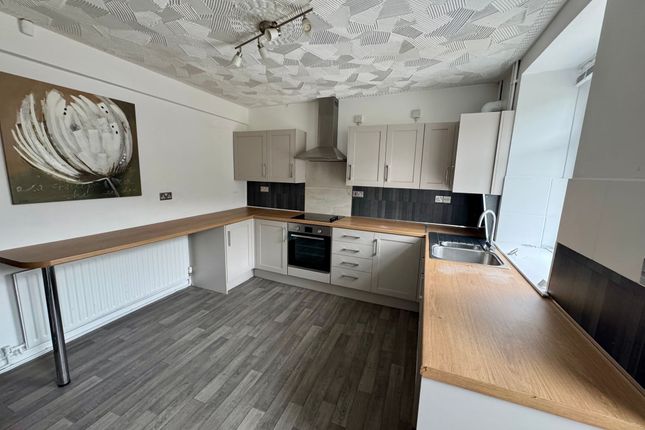 Penrhiwceiber Road, Mountain Ash photo 2