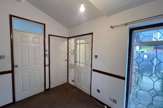57, Little Oxcroft, Basildon photo 4