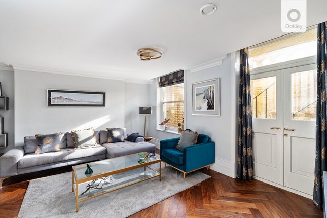 Flat for sale in Kings House, Grand Avenue, Hove