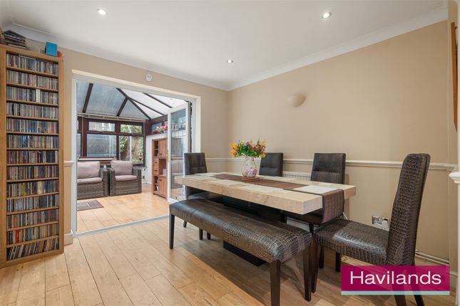 81A, Barrowell Green, London photo 4