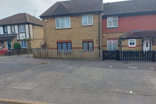 Flat to rent in Coverdale, Leagrave, Luton LU4