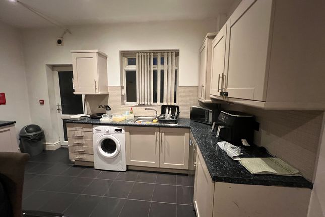 Room 5, 421, Worsley Road, Eccles photo 3