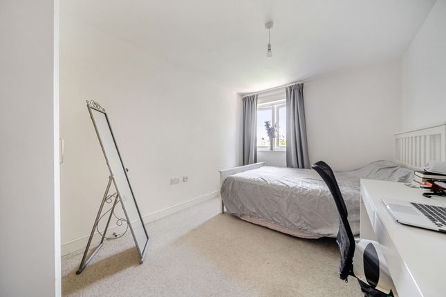 27 Quilters Place, Eastnor Road, London photo 4