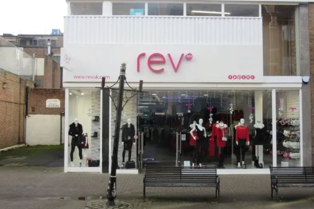 Retail premises to let in High Street, Kettering, Northamptonshire