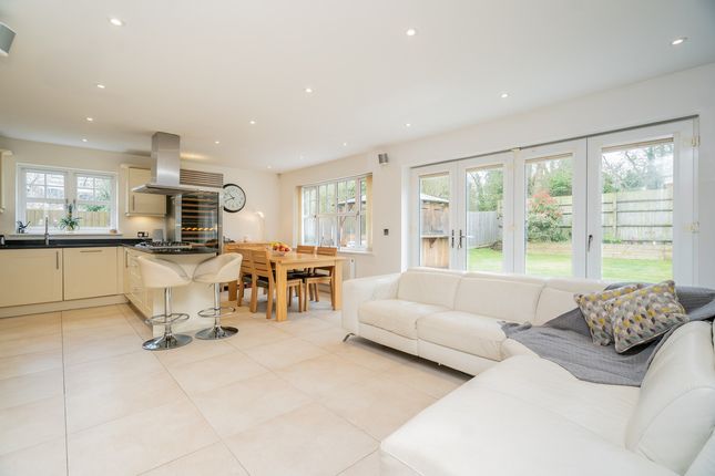 2, Cedar Court, Milton Keynes photo 3