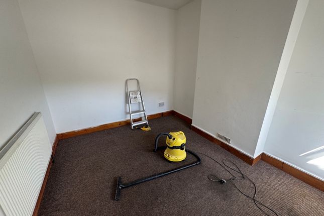 First Floor Flat, 17A Cherry Tree Avenue, Dover photo 4