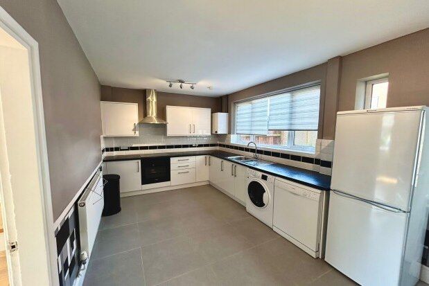 Terraced house to rent in Whitehall Gardens, Cambridge