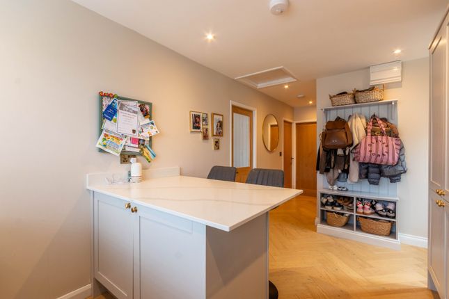 8, Midgeham Grove, Bingley photo 4
