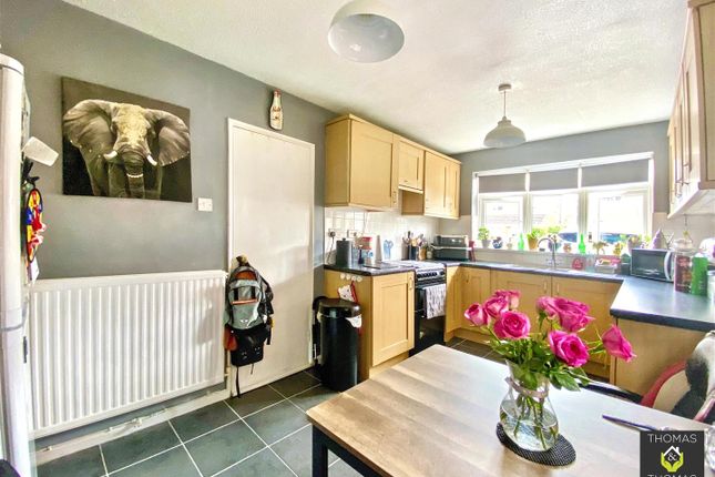 41, The Hollygrove, Gloucester photo 4