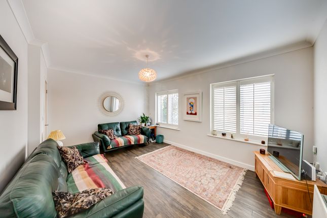 5, Cygnet Close, Orpington photo 3