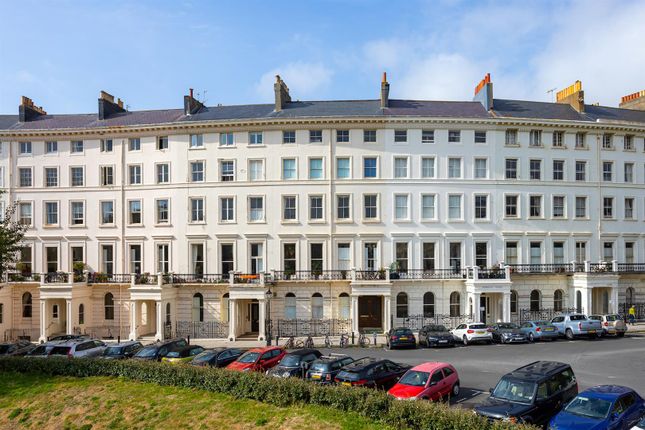 Flat for sale in Adelaide Crescent, Hove