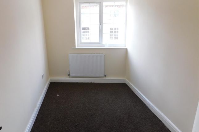 Flat 2b, 4, Bridge Street, Stourport-On-Severn photo 2