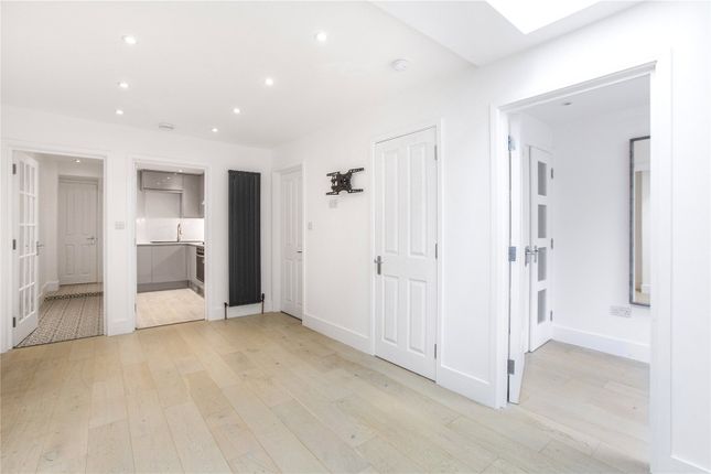 Ground Floor Flat, 484, Green Street, London photo 4