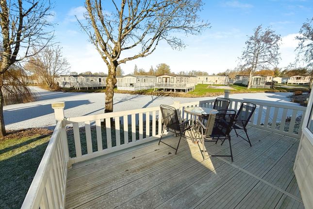 67, mallard Lake, Cirencester photo 2