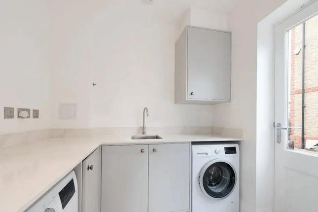 Sassoon Dr 4B  (14).Jpg