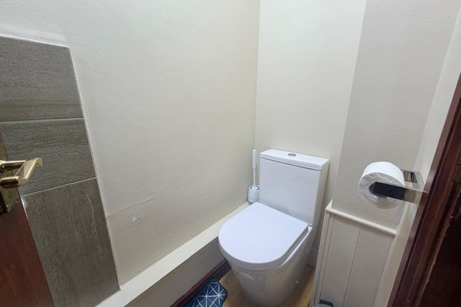 Muirfield Road, Watford photo 3