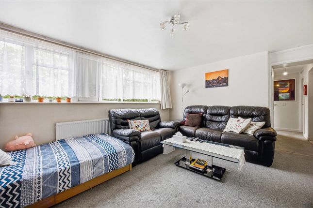 4, Hornbill Close, Uxbridge photo 4