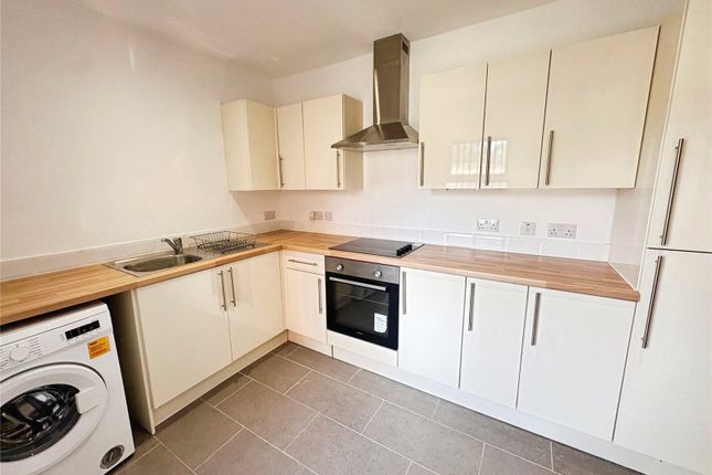 3, Ezra Gardens, Bedworth photo 2