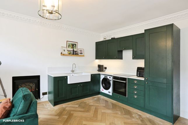 Flat 7/Southlands House, Southlands Lane, Oxted photo 3