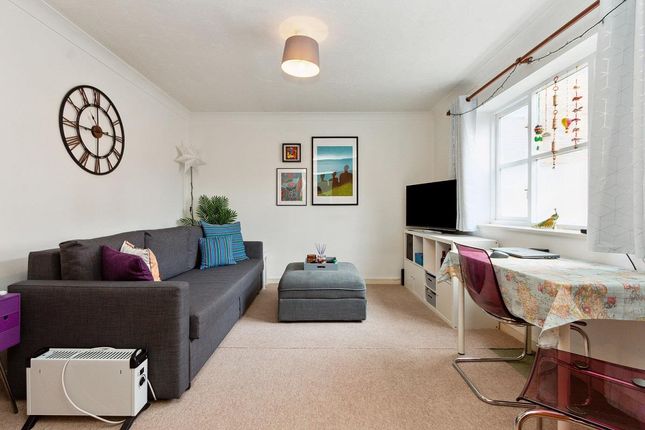 Flat for sale in Cameron Square, Mitcham