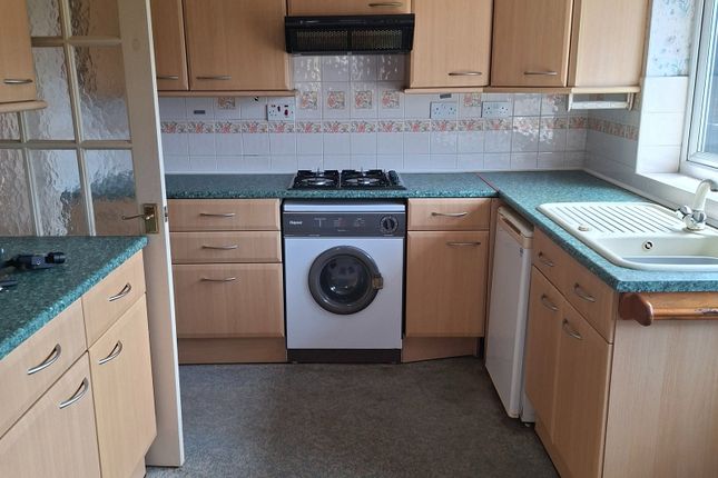18, Collins Close, Broseley photo 3