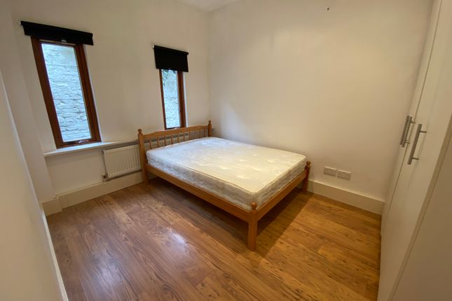 Lodge to rent in Liverpool Road N1, Barnsbury, London